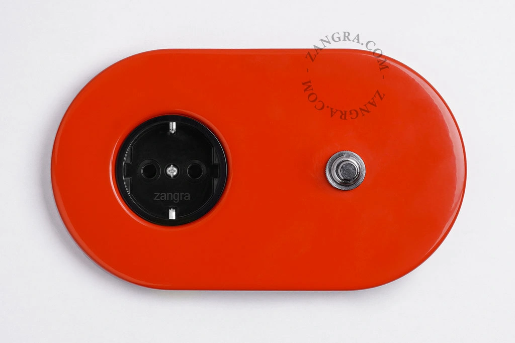 tomada e interruptor embutidos em vermelho - botão de pressão niquelado