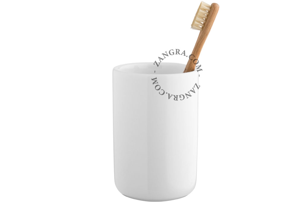 beker in wit porselein