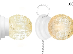 biała porcelanowa lampa ścienna Art Deco Danilo z włącznikiem