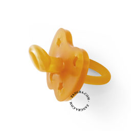 kids.066.001_s-01-natural-rubber-star-moon-pacifier-naturel-caoutchouc-etoile-lune-sucette-luna-estrella-chupete-caucho-natural-natuurlijke-rubber-ster-maan-fopspeen
