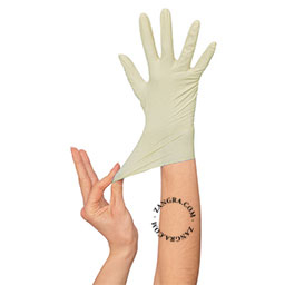 Een doos wegwerp latex handschoenen.