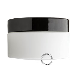 Rund lampe i sort porcelæn.