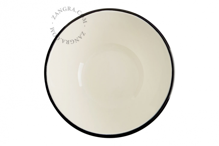 Blauwe kom in emaille met een diameter van 16 cm.