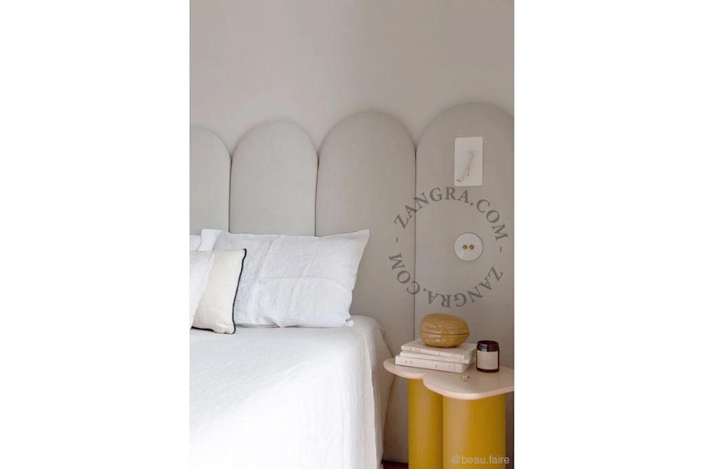 double interrupteur en porcelaine blanche - boutons-poussoirs en laiton