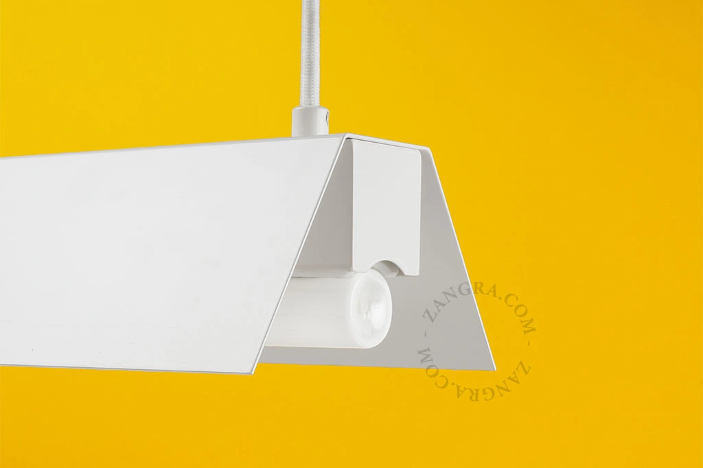 biała liniowa lampa wisząca Brenda