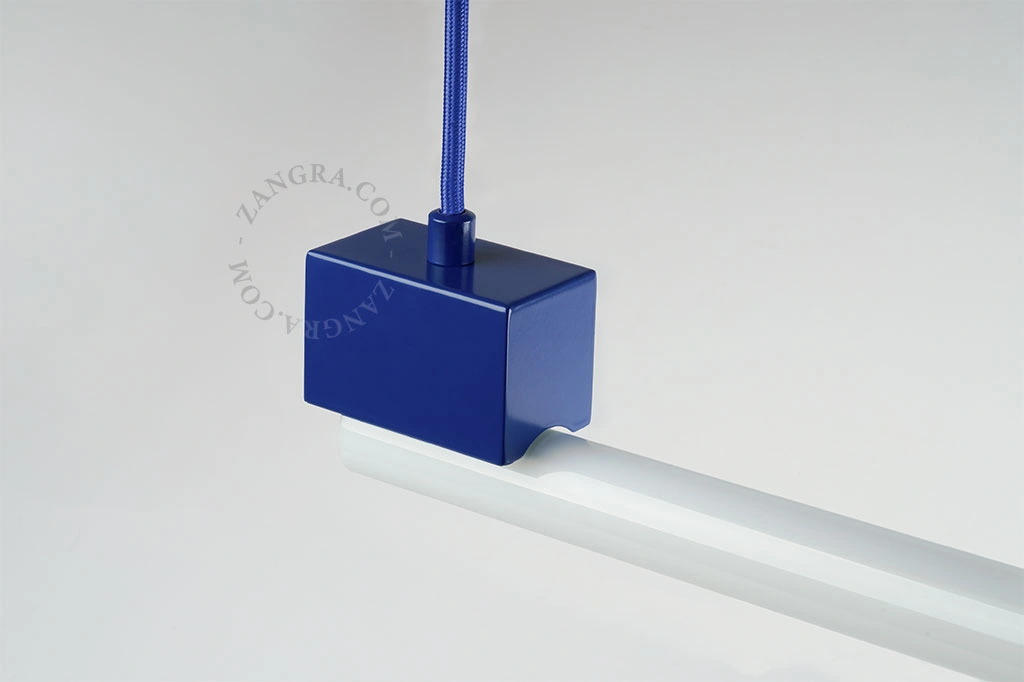 candeeiro suspenso linear azul Bruno