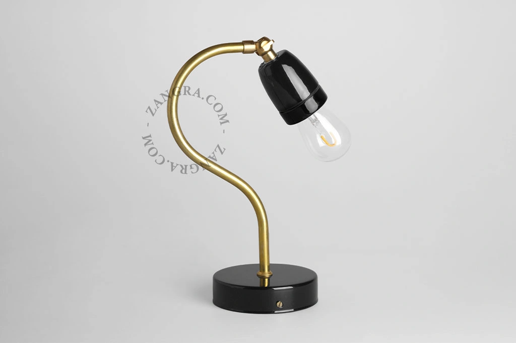 lampada da parete collo di cigno in porcellana nera e ottone