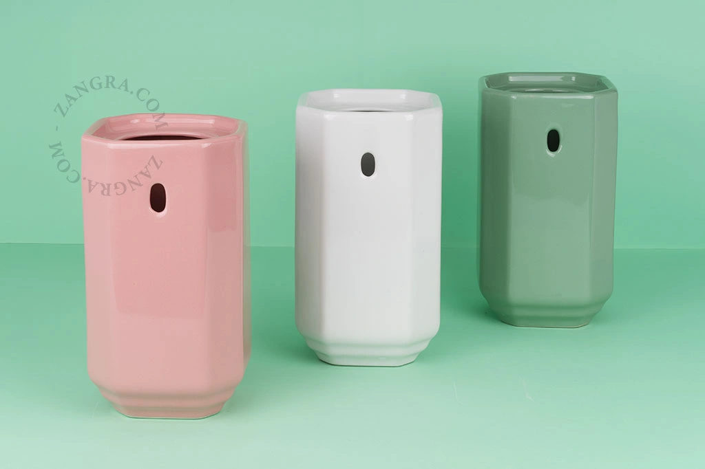 porte-balayette Art Déco Becca en porcelaine rose