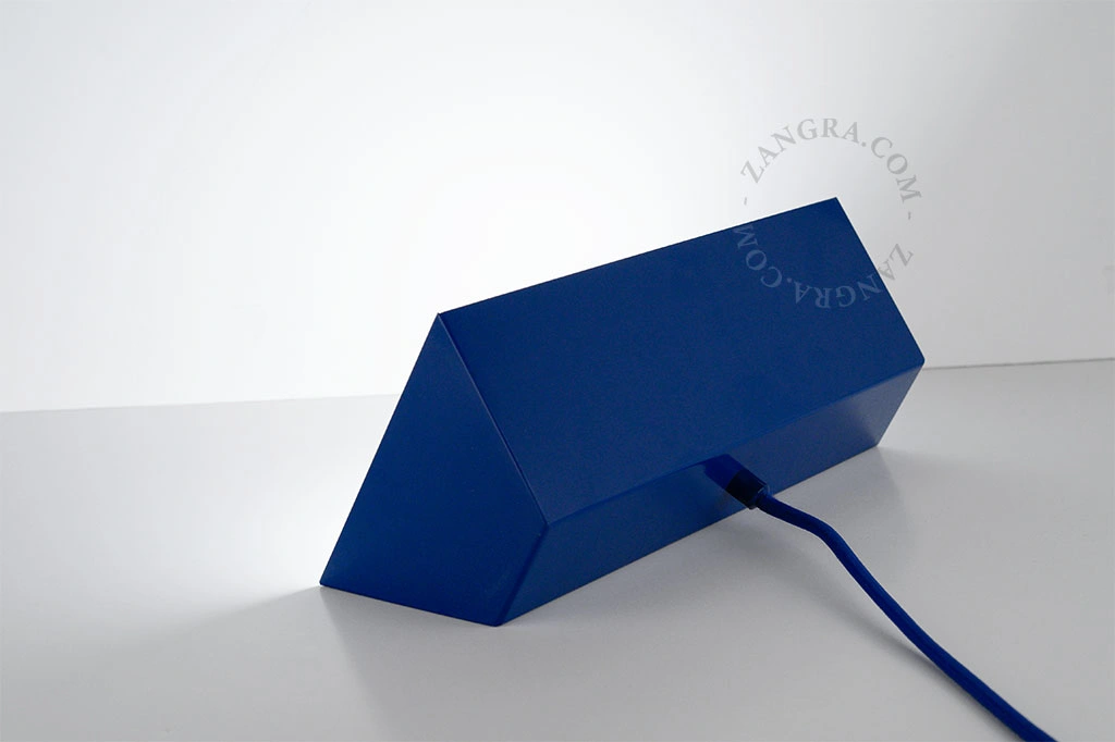 lámpara de mesa azul