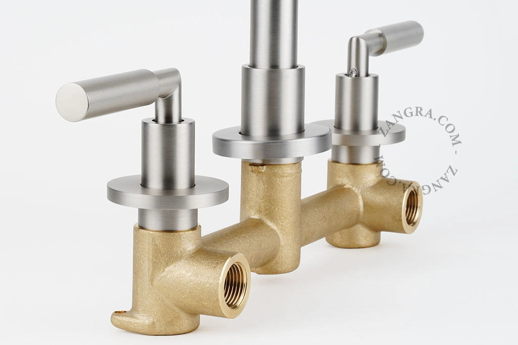 grifo de pared empotrado Clea