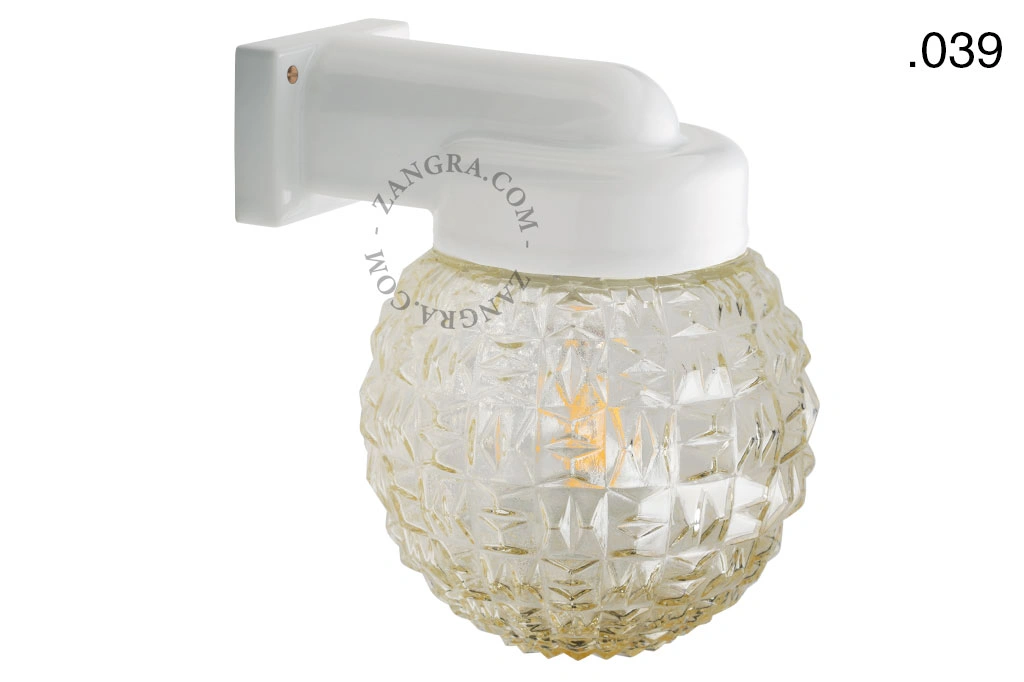 zewnętrzna lub łazienkowa lampa ścienna biała porcelana ze szklanym kloszem - IP54