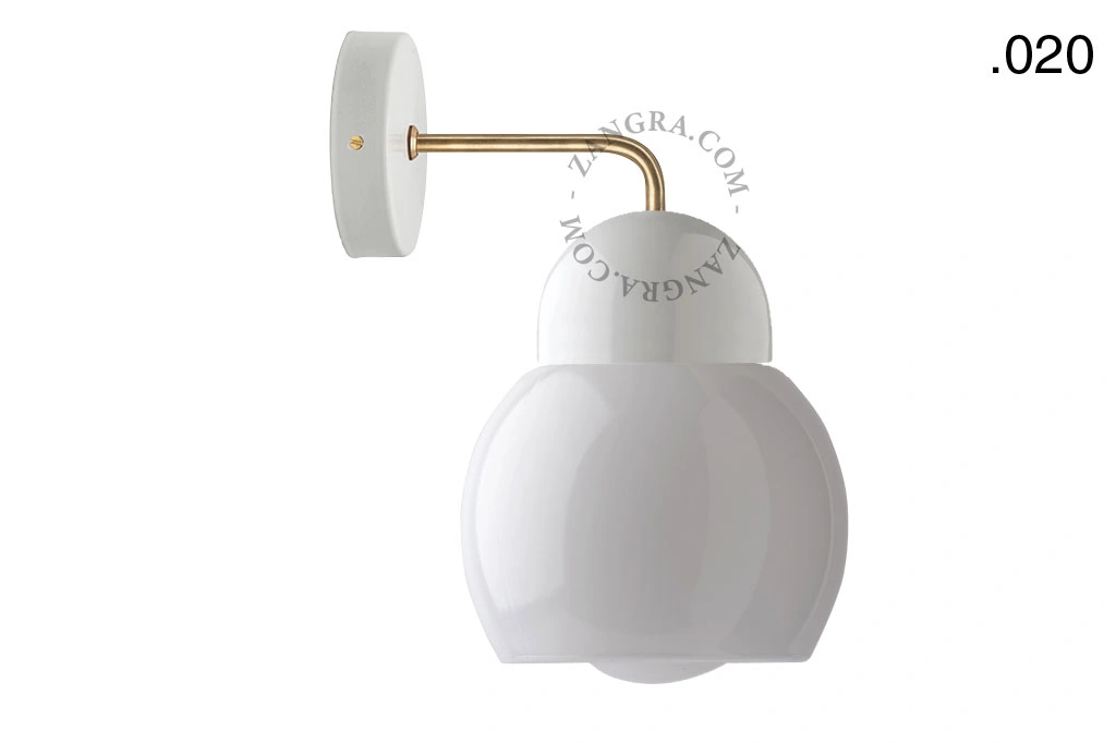 wandlamp van porselein en glas