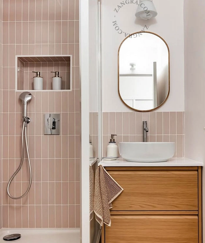 zewnętrzna lub łazienkowa lampa ścienna biała porcelana ze szklanym kloszem - IP54
