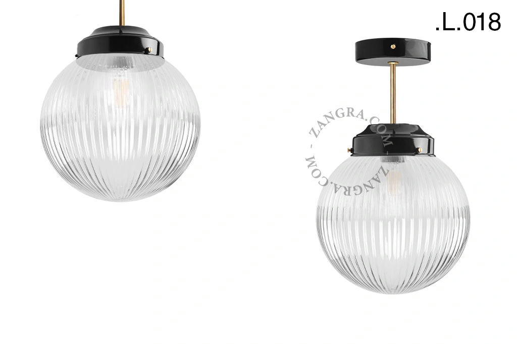 loftslampe i sort og messing - glas skærm
