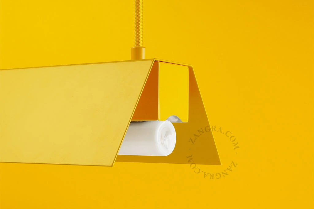 candeeiro suspenso linear amarelo Brenda