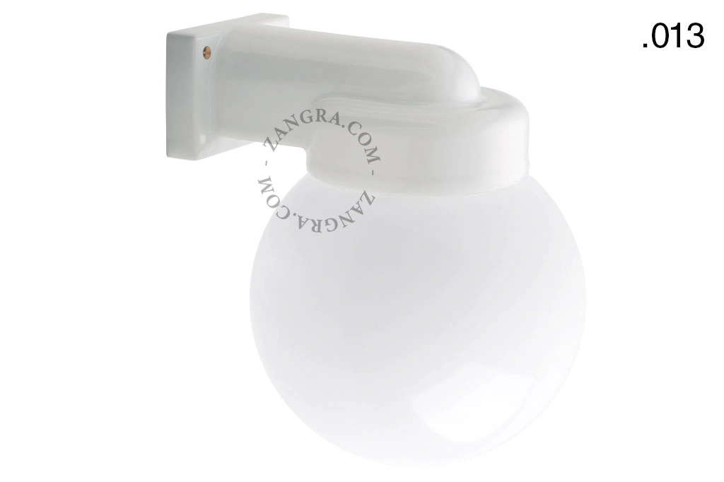 zewnętrzna lub łazienkowa lampa ścienna biała porcelana ze szklanym kloszem - IP54