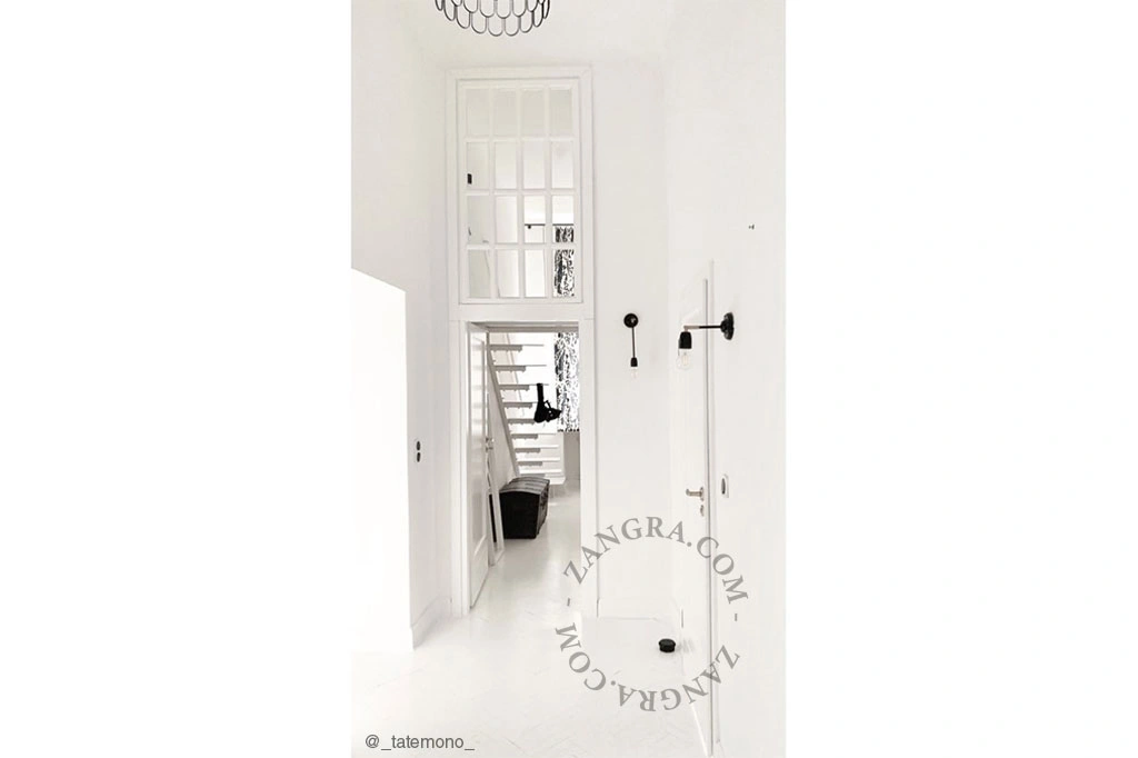 regulowana lampa ścienna Pure Porcelain - czarna