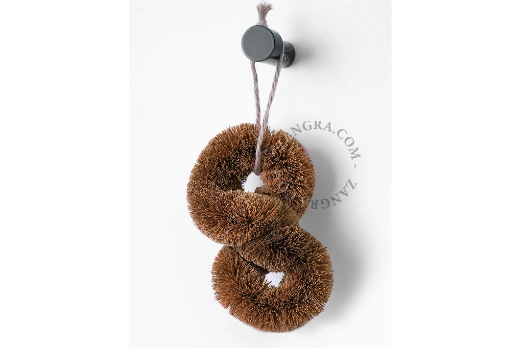 natural scourer