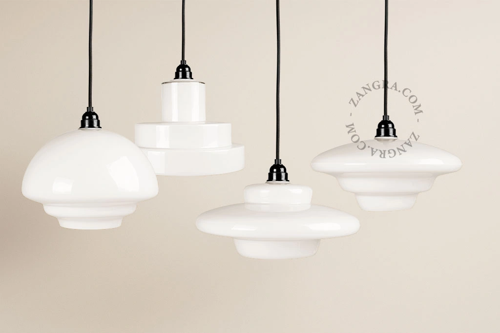 lampada a sospensione Art Deco con paralume in vetro opalino