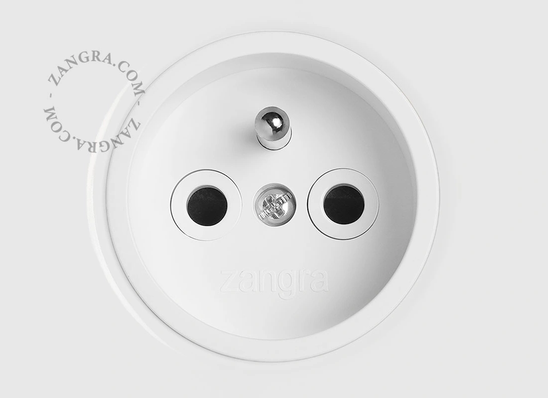 wit porseleinen inbouw stopcontact
