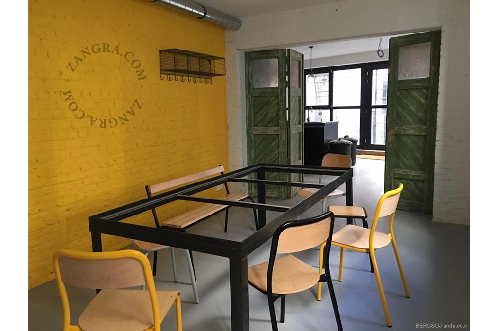 stabelbar skolestol i træ – gul