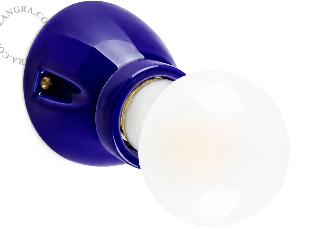 porcelanowa lampa ścienna niebieska