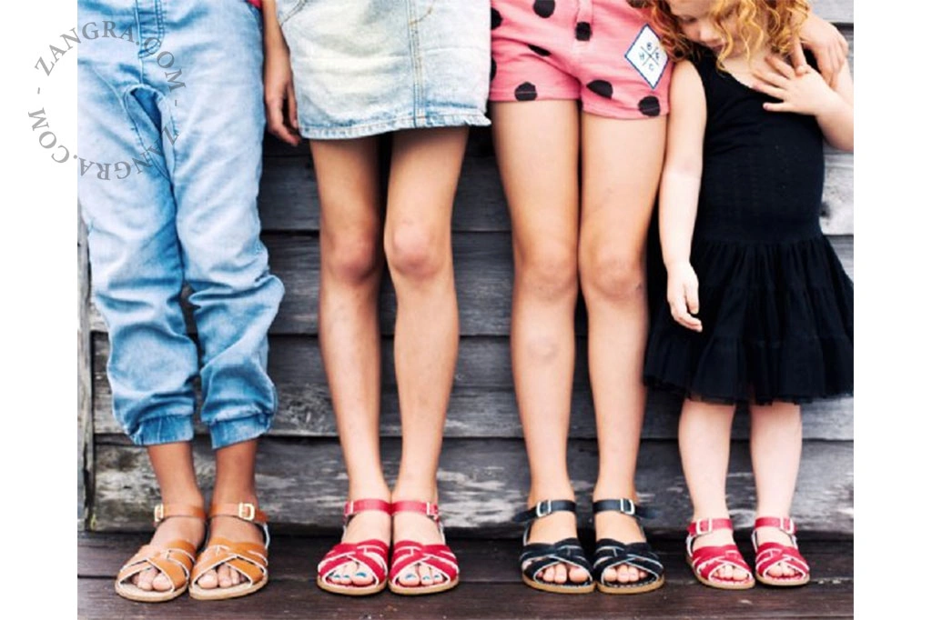 water sandals kids - black