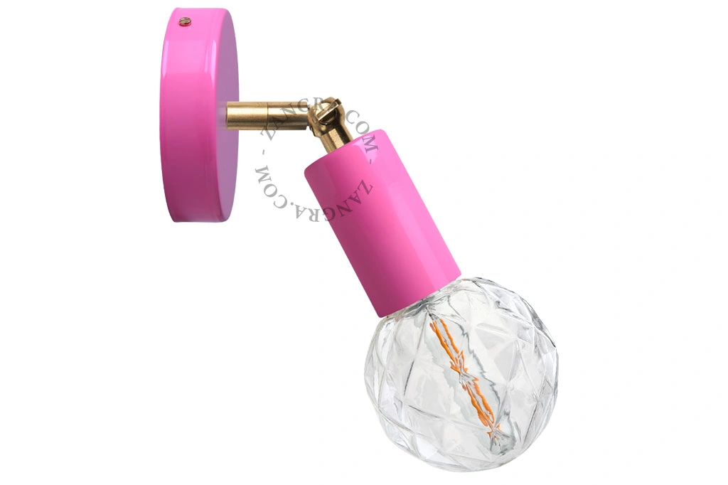 roze verstelbare wandlamp met messing arm
