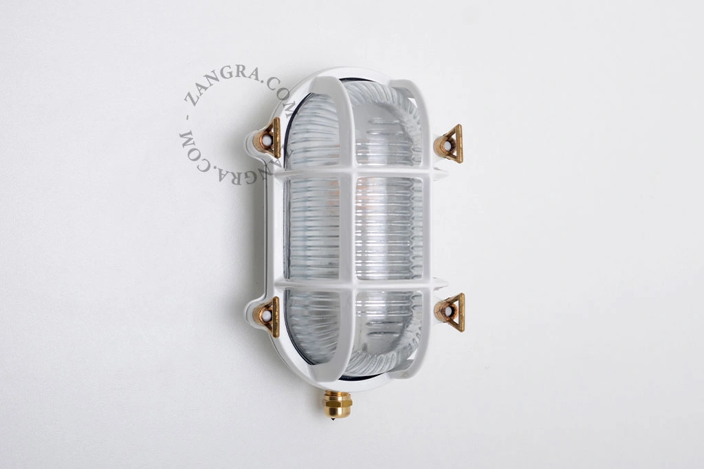 biała mosiężna lampa grodziowa zewnętrzna lub łazienkowa  - IP64