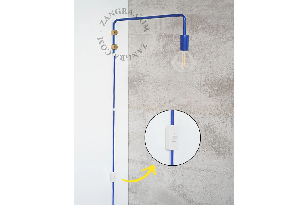 Wandleuchte mit Schwenkarm - blau