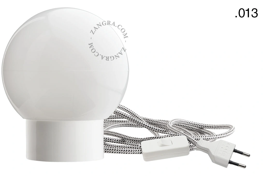 Tisch- oder Wandleuchte aus Porzellan - Glaskugel - Ø 10 cm