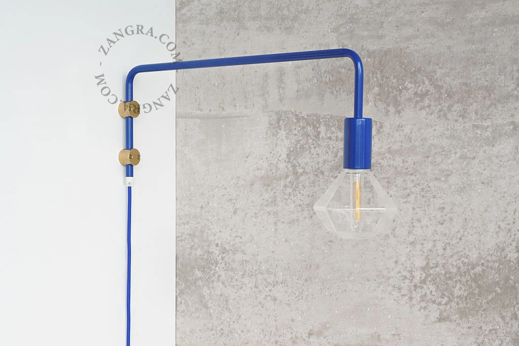 Wandleuchte mit Schwenkarm - blau