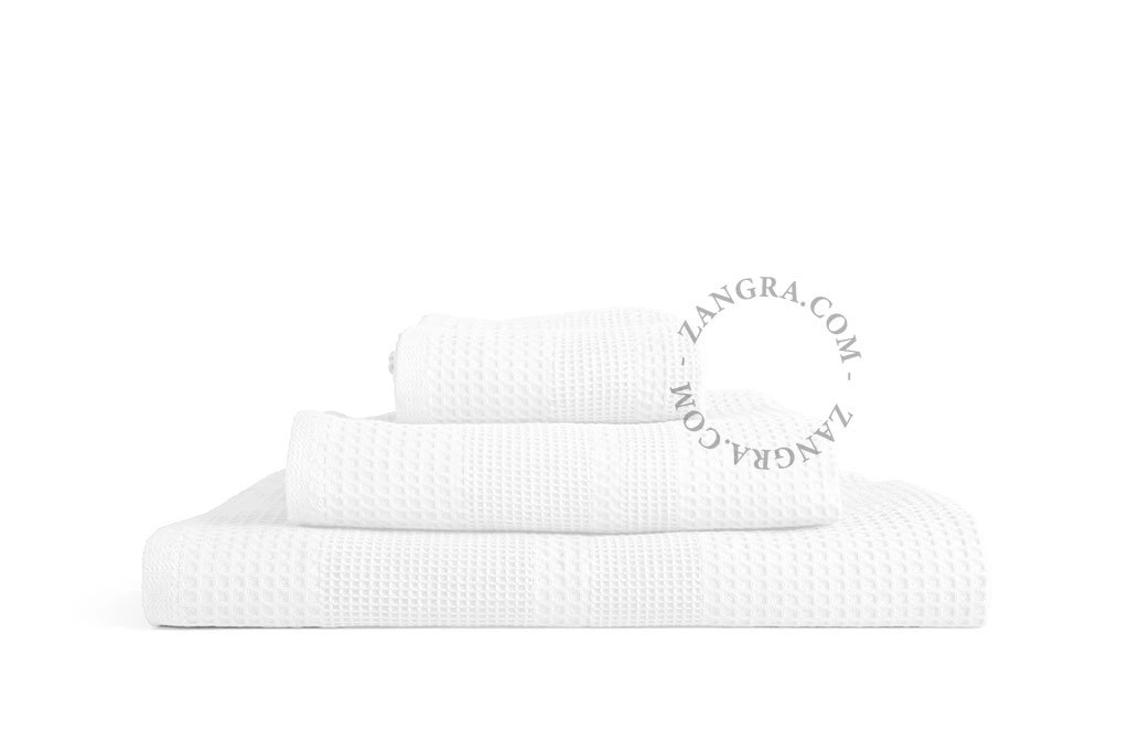 honeycomb bath towel - white
