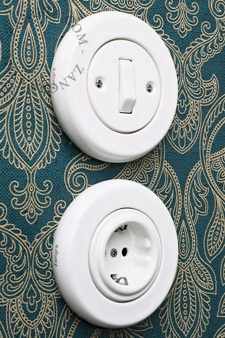 trappeafbryder i hvidt porcelæn