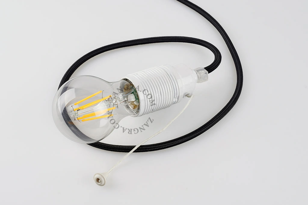 E27 white lamp holder with pull switch