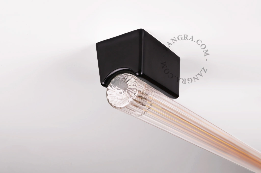aplique o plafón S14s de porcelana negra – tubo LED prismático – 100cm