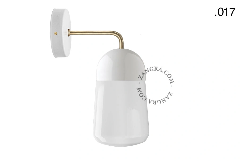 wandlamp van porselein en glas