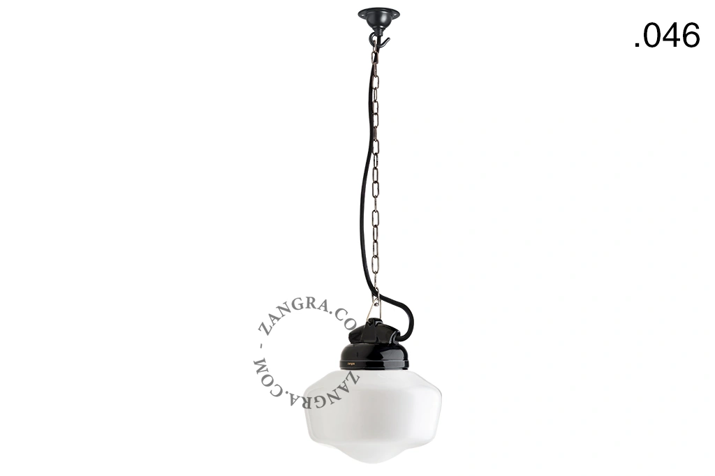 lampada a sospensione in porcellana nera per esterni o per bagno - paralume in vetro - IP54