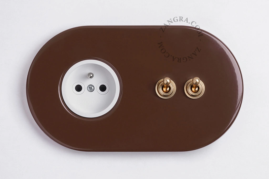 prise murale marron et double interrupteur va-et-vient ou simple - leviers en laiton brut