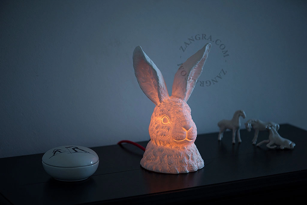 candeeiro de mesa em forma de coelho de porcelana branca