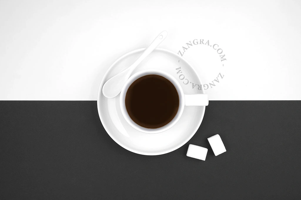 tazza in porcellana con manico