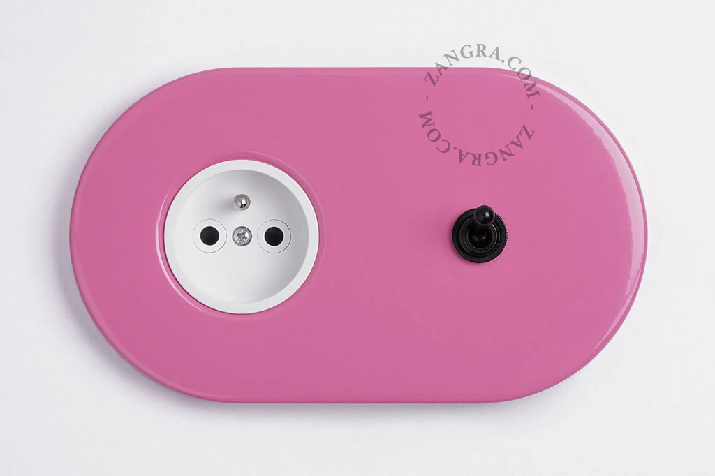enchufe rosa e interruptor simple o conmutado - palanca negra