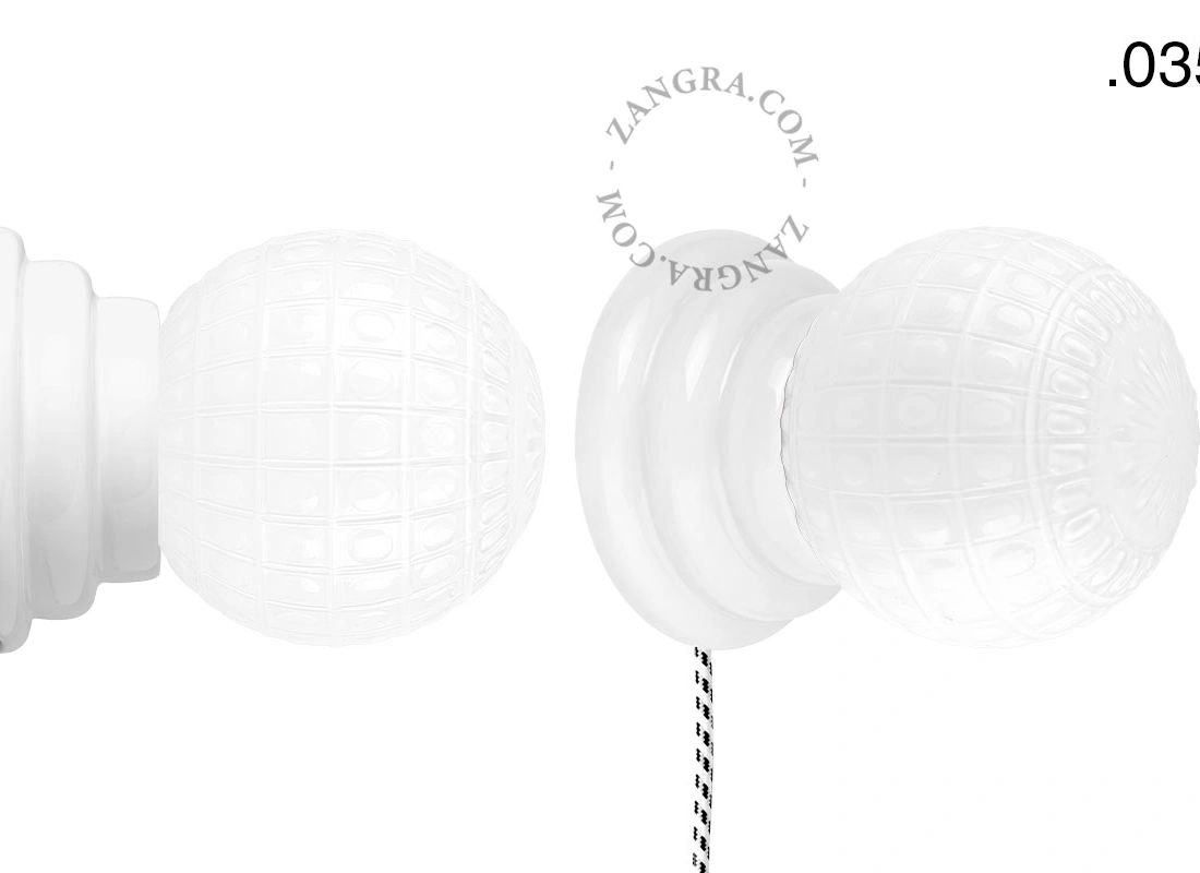 biała porcelanowa lampa ścienna Art Deco Danilo z włącznikiem