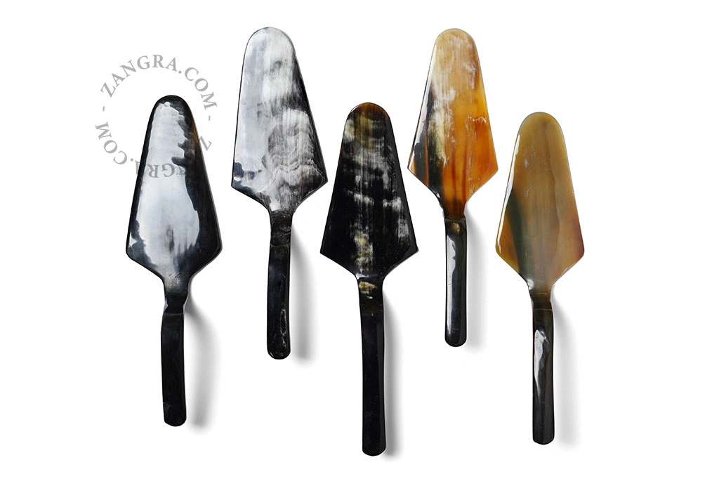 espátula para pastel de cuerno