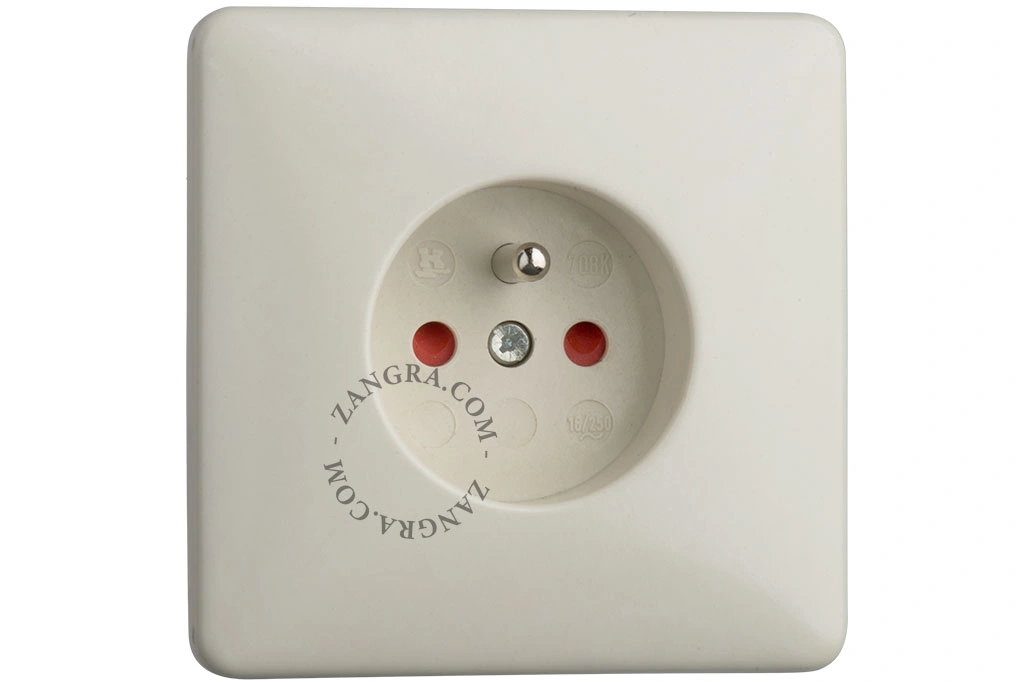 prise en bakélite beige - type E