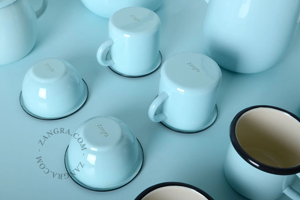 Becher aus blauer Emaille - 40cl