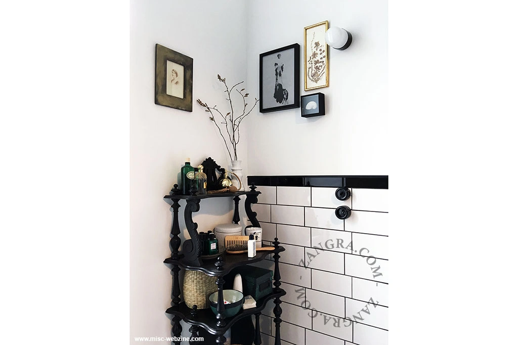aplique angular en porcelana negra - pantalla de vidrio