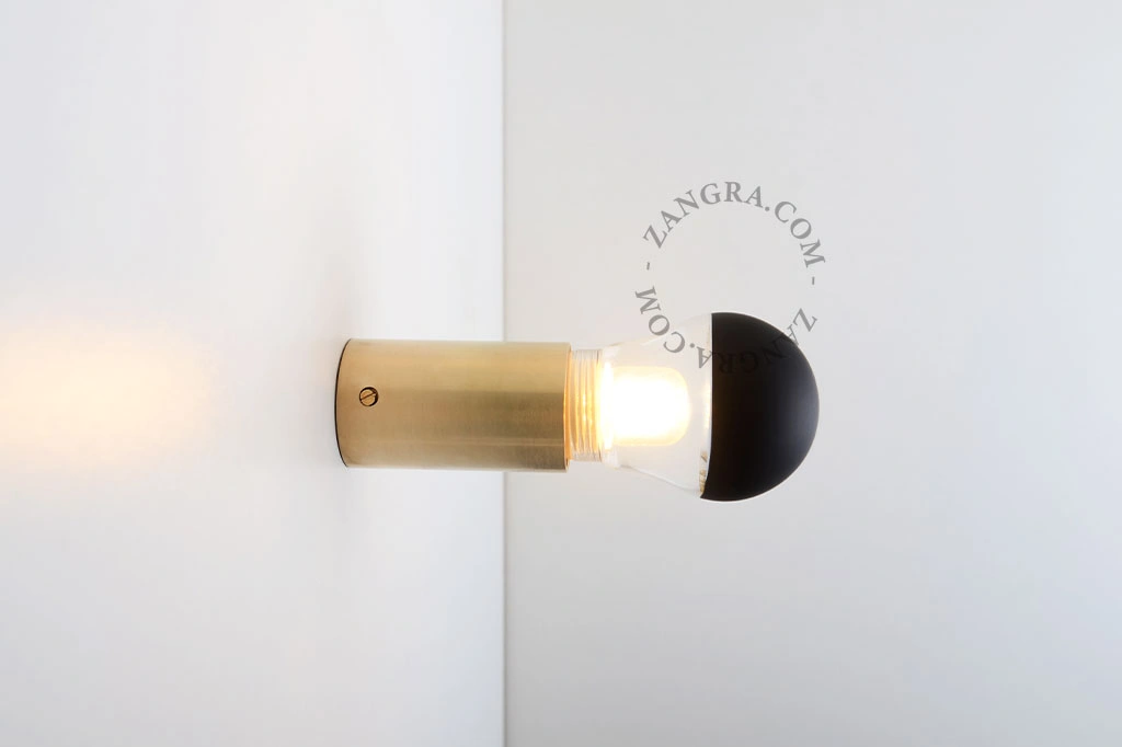 E27 dimbar filament LED ljuskälla - svart och klart glas - 2700K - 2,5W