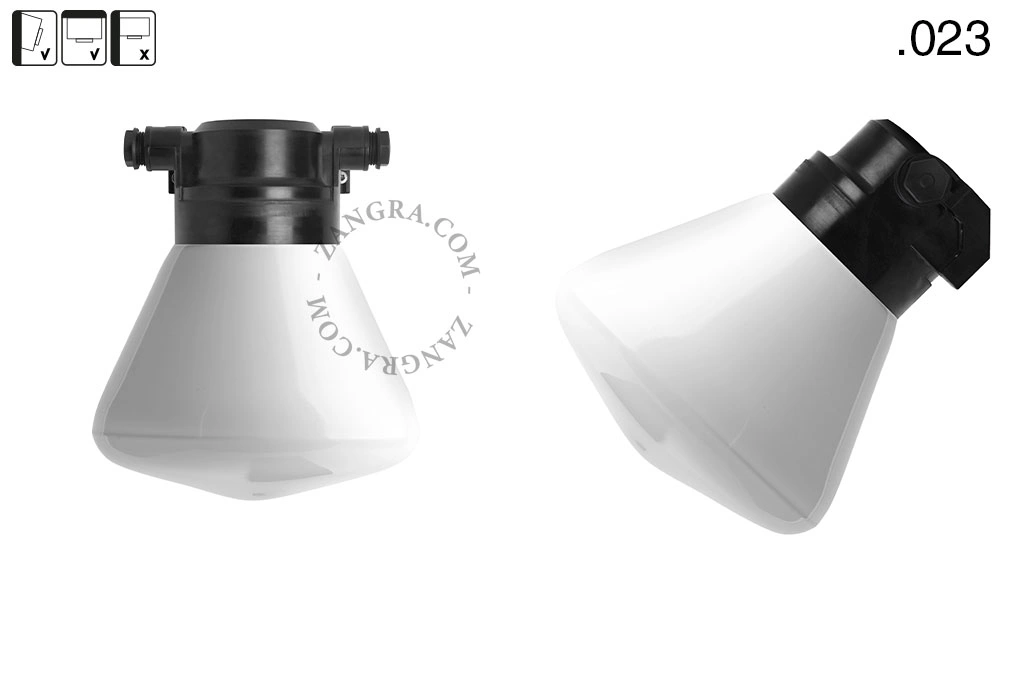 badrum svart vägglampa med glasskärm - IP54