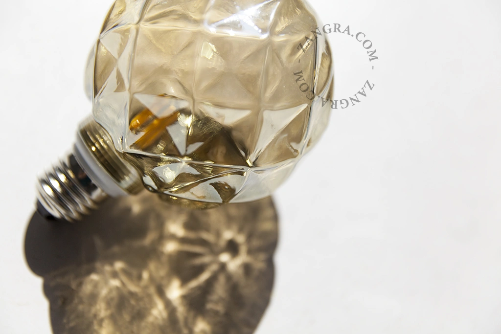 E27 dimbar filament LED ljuskälla - rökt glas - konkav - 2200K - 4W